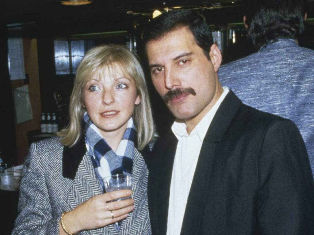 Mary Austin y Freddie Mercury