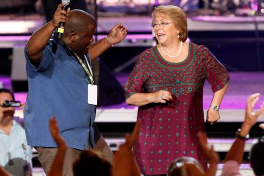De ABBA a Villa Cariño: Michelle Bachelet lanza playlist en 