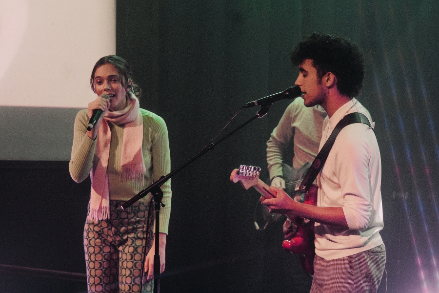 Olivia García y Nacho Barrientos cantando "Sábanas", 26 de mayo en SCD Bellavista
